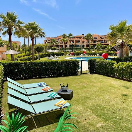 Casares Beach Golf Apartment With Private Garden Direct Pool Access Екстер'єр фото