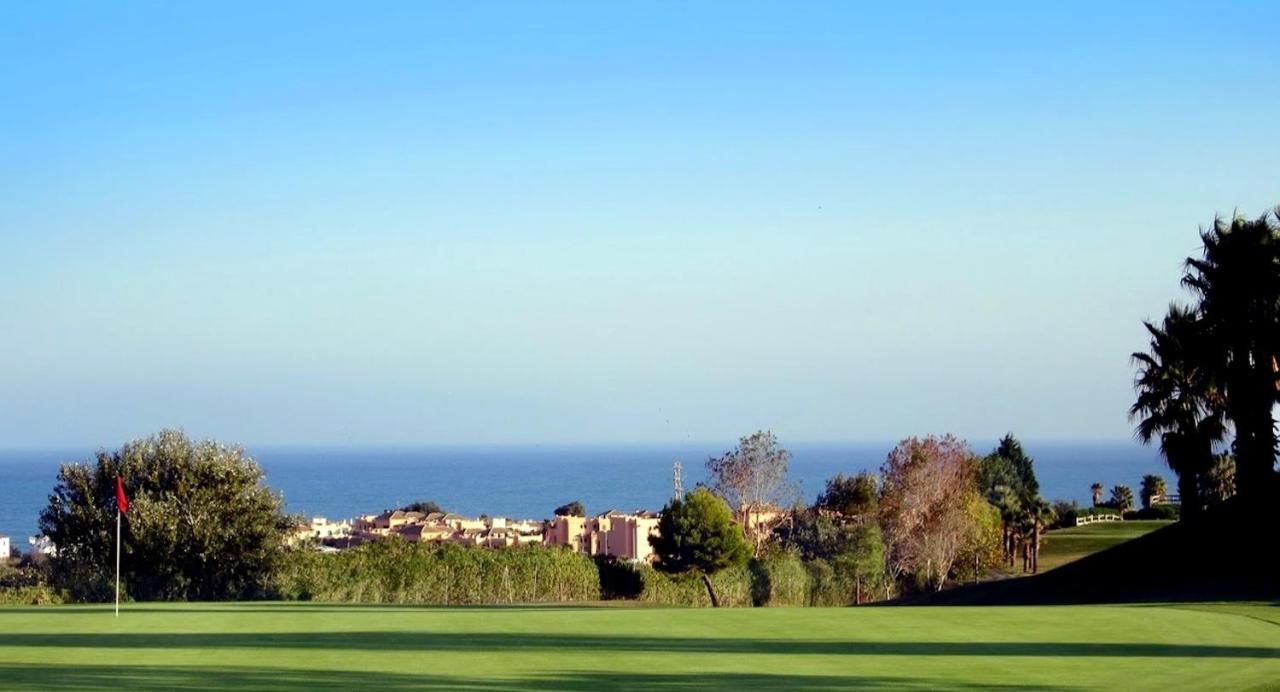 Casares Beach Golf Apartment With Private Garden Direct Pool Access Екстер'єр фото