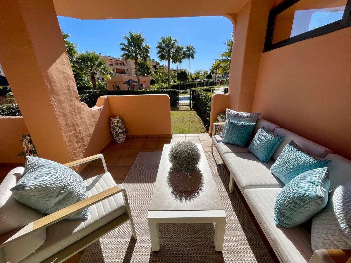 Casares Beach Golf Apartment With Private Garden Direct Pool Access Екстер'єр фото