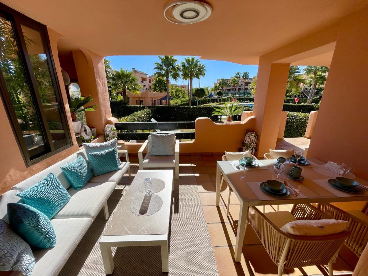 Casares Beach Golf Apartment With Private Garden Direct Pool Access Екстер'єр фото