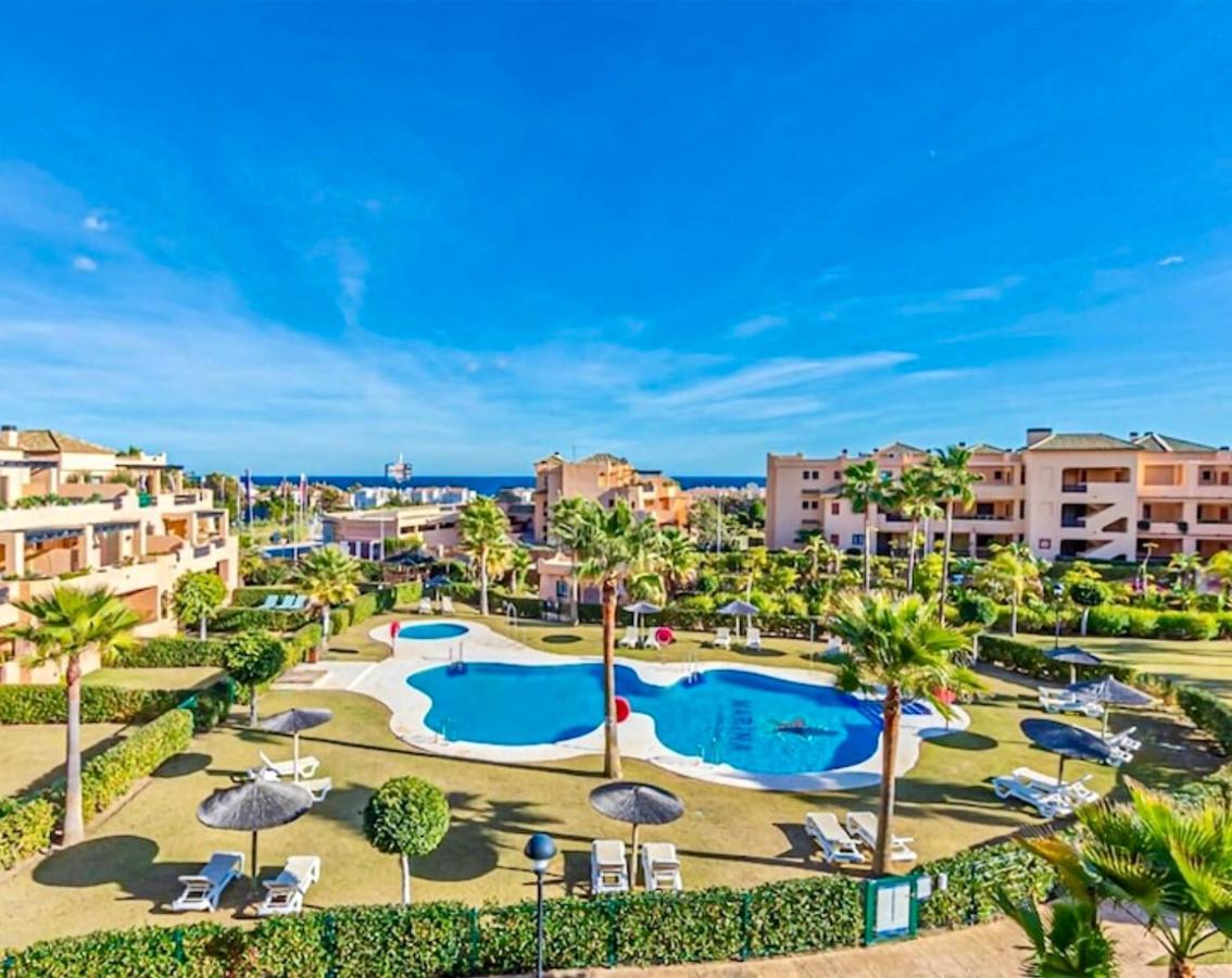 Casares Beach Golf Apartment With Private Garden Direct Pool Access Екстер'єр фото