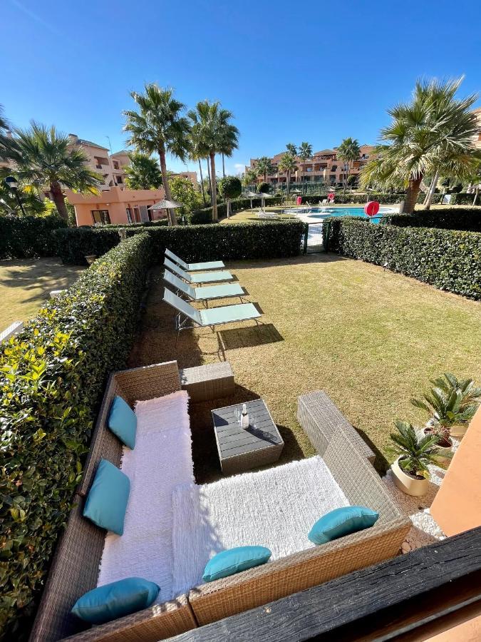Casares Beach Golf Apartment With Private Garden Direct Pool Access Екстер'єр фото
