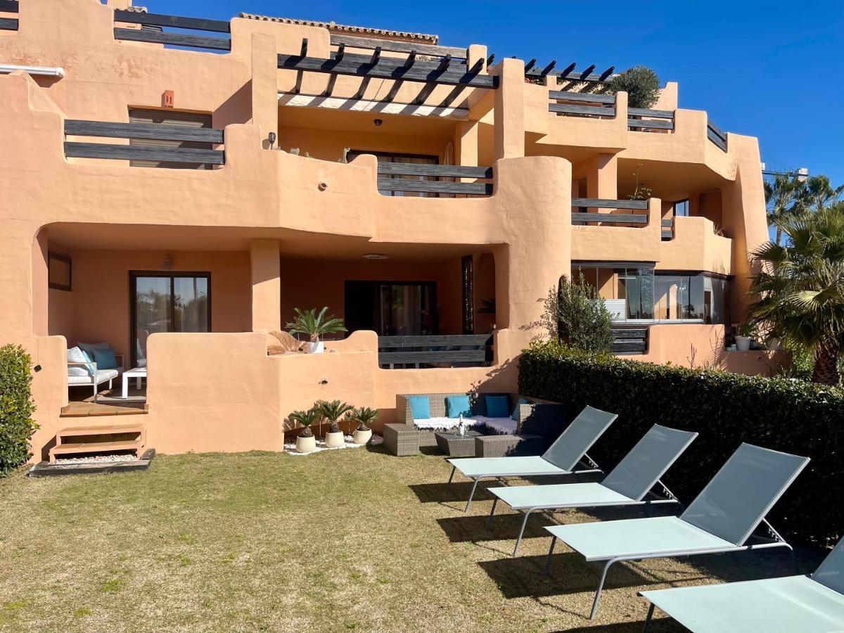 Casares Beach Golf Apartment With Private Garden Direct Pool Access Екстер'єр фото